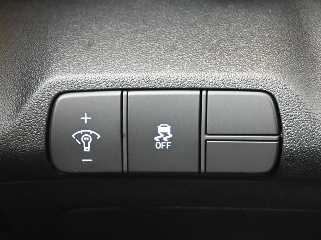 New 2026 Hyundai Elantra Sport image 24