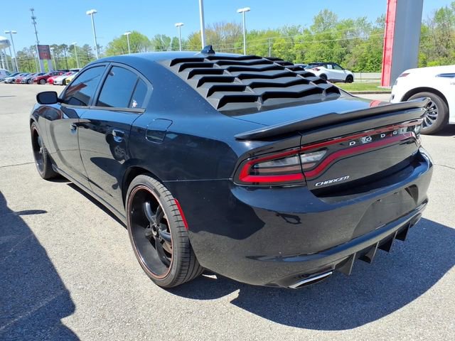 Used 2016 Dodge Charger SXT RWD image 4