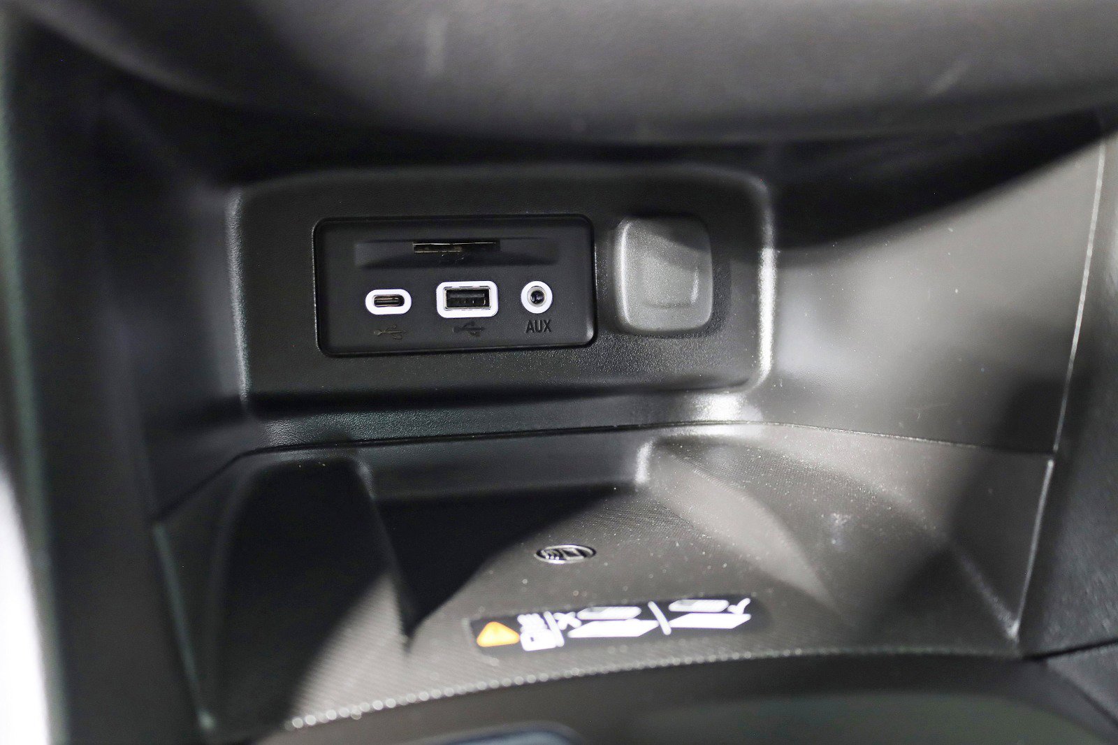 Used 2021 Chevrolet Equinox Premier w/ Redline Edition image 21