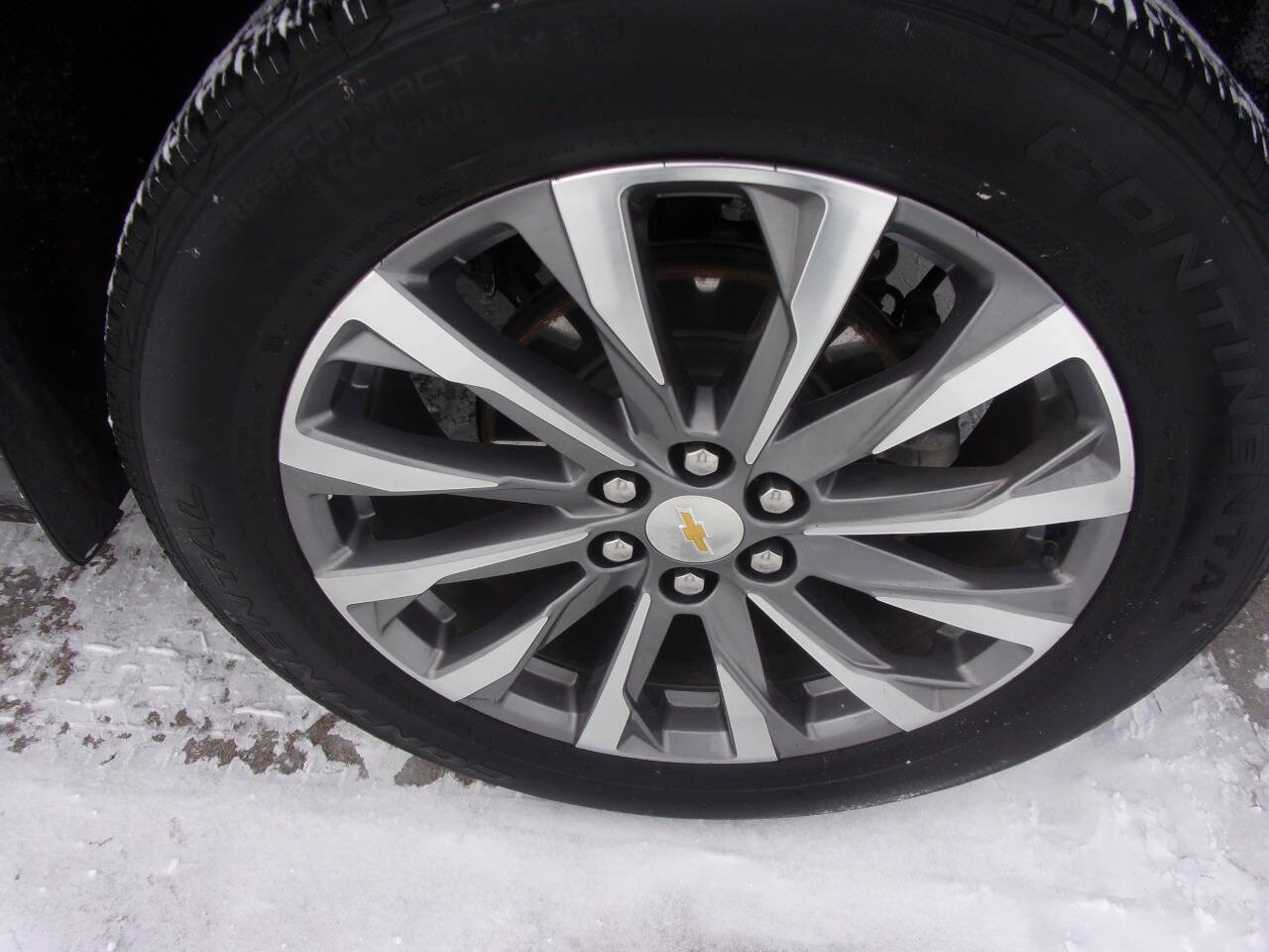 Used 2023 Chevrolet Traverse Premier image 9