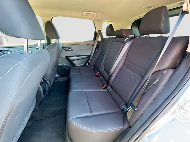 Used 2023 Nissan Rogue S image 22