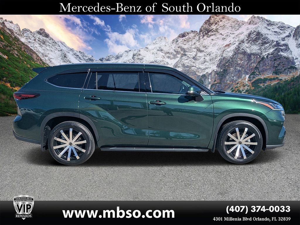 Used 2024 Toyota Highlander Limited image 19