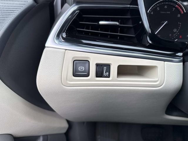 Used 2024 Cadillac XT6 Premium Luxury w/ LPO, Floor Liner Package AWD/4WD image 31