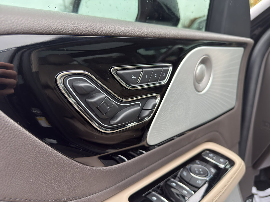 Used 2022 Lincoln Aviator Reserve w/ Equipment Group 201A AWD/4WD image 20