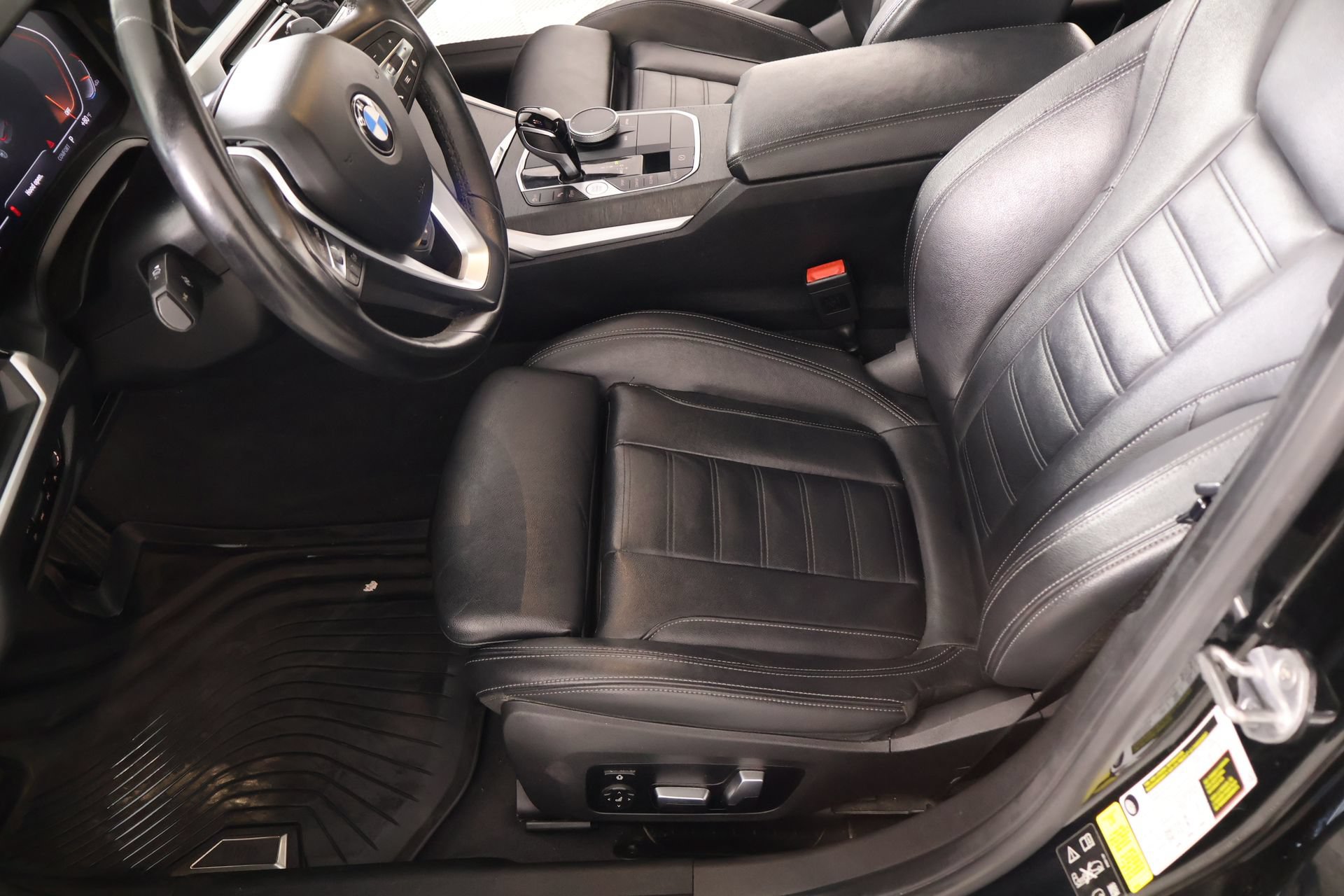Used 2019 BMW 330i xDrive Sedan w/ Premium Package AWD/4WD image 12