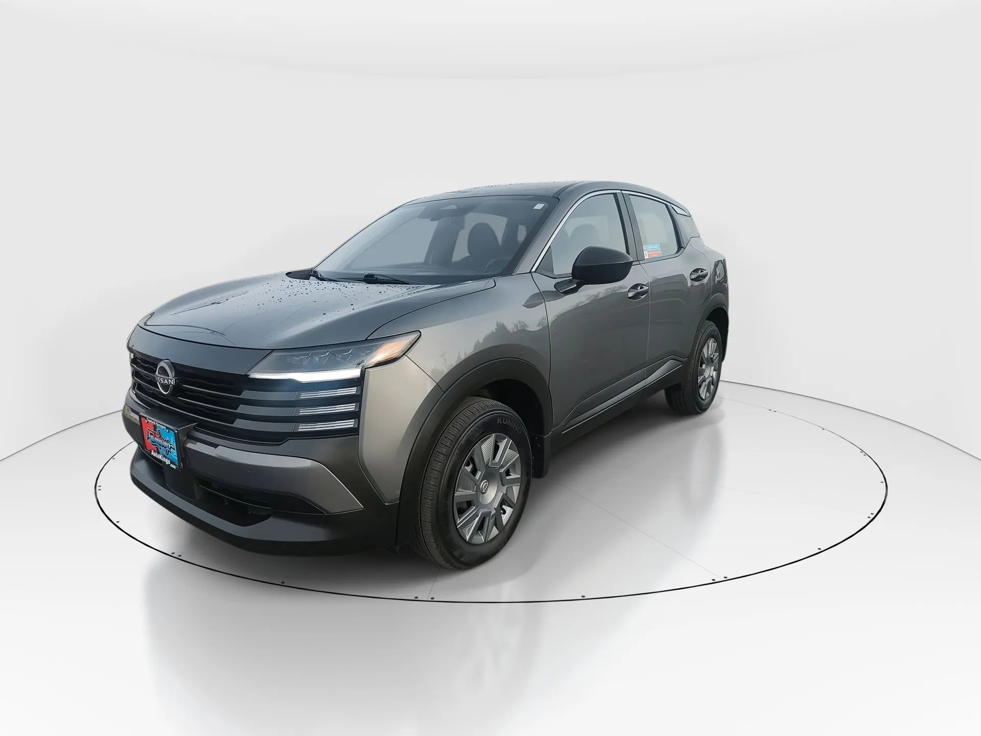 Used 2025 Nissan Kicks S image 4