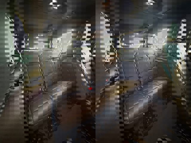 Used 2024 GMC Yukon XL Denali w/ Advanced Technology Package image 18