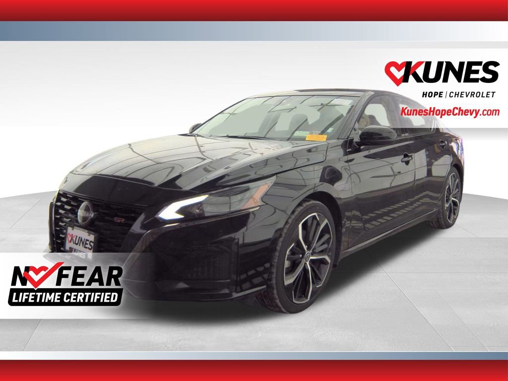 Used 2024 Nissan Altima 2.5 SR image 1