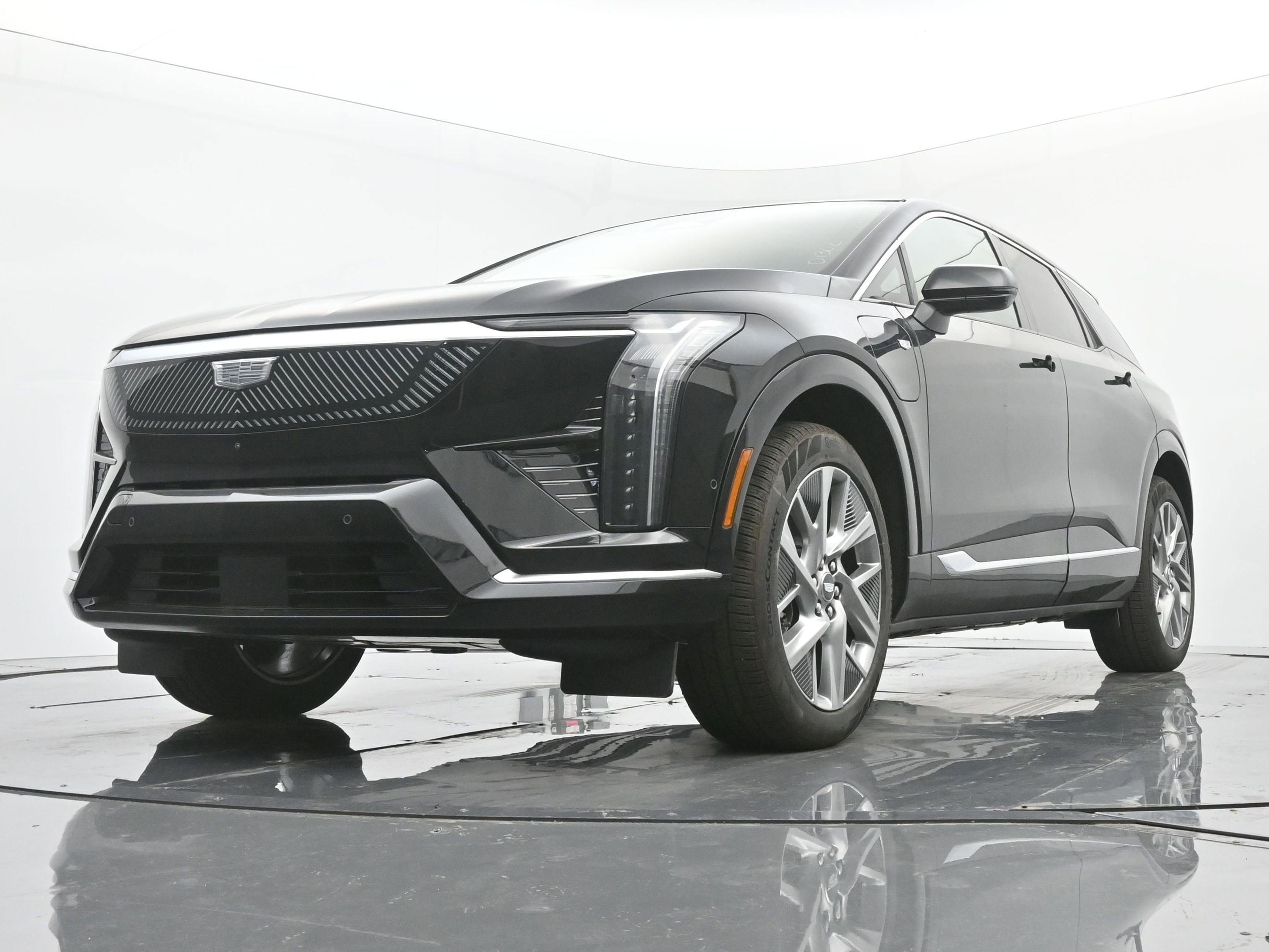 New 2025 Cadillac Optiq Luxury 2 w/ LPO, Floor Liner Package image 15