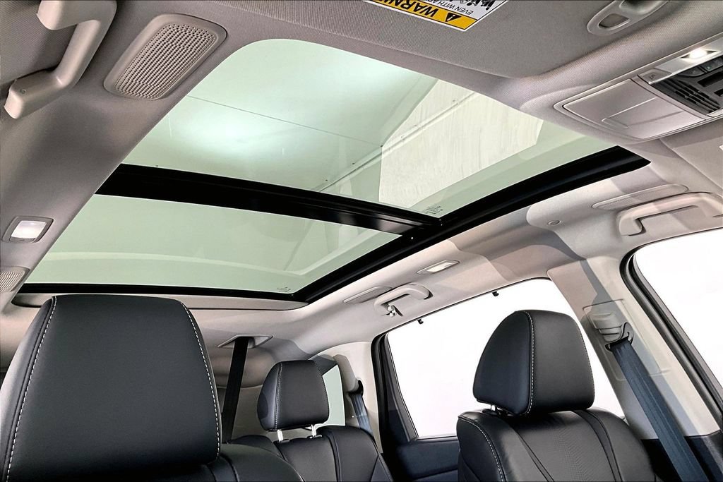 Certified 2026 Acura MDX w/ Technology Package FWD image 21