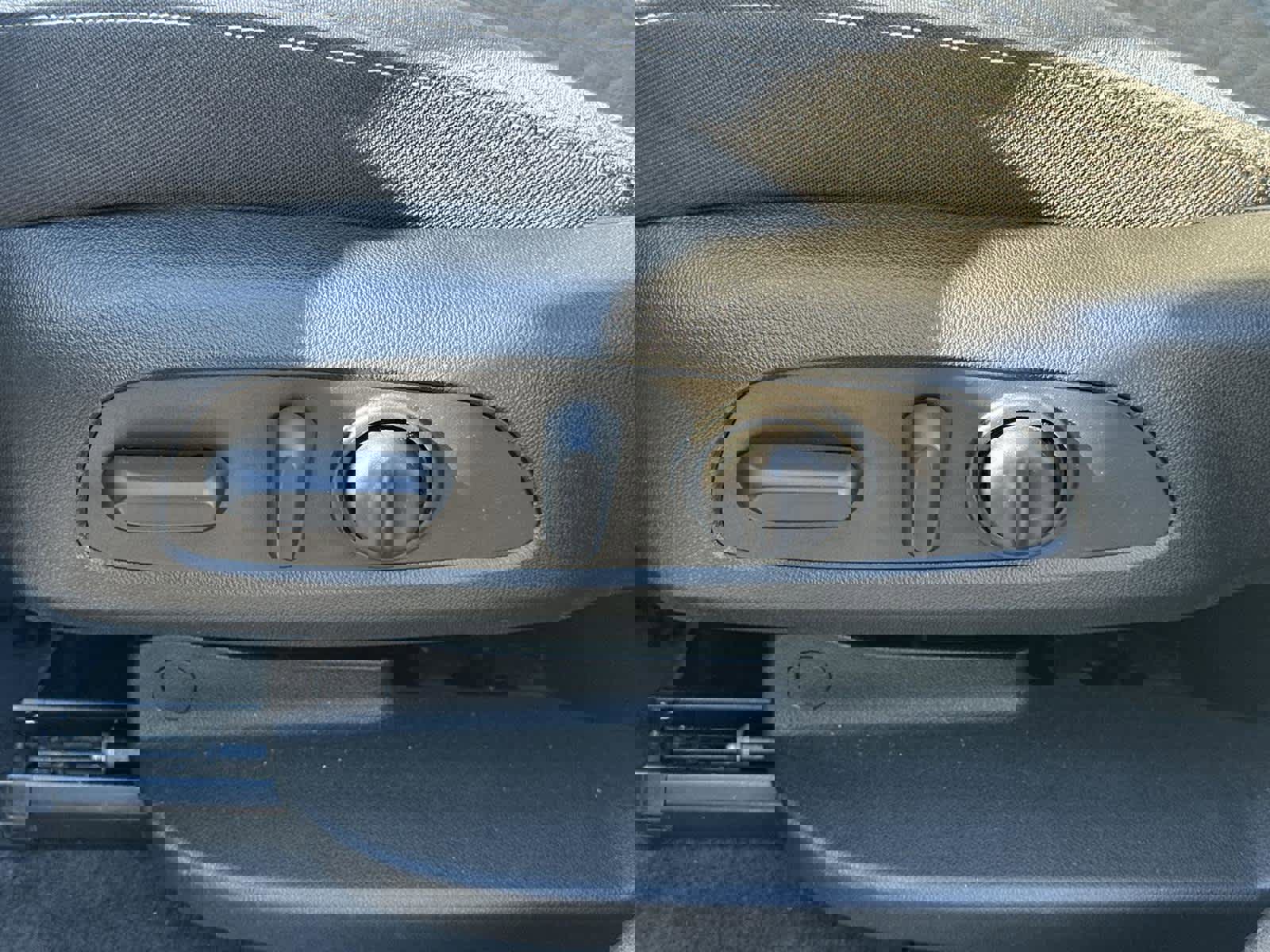 Used 2022 Chevrolet Equinox LS w/ LS Convenience Package image 22