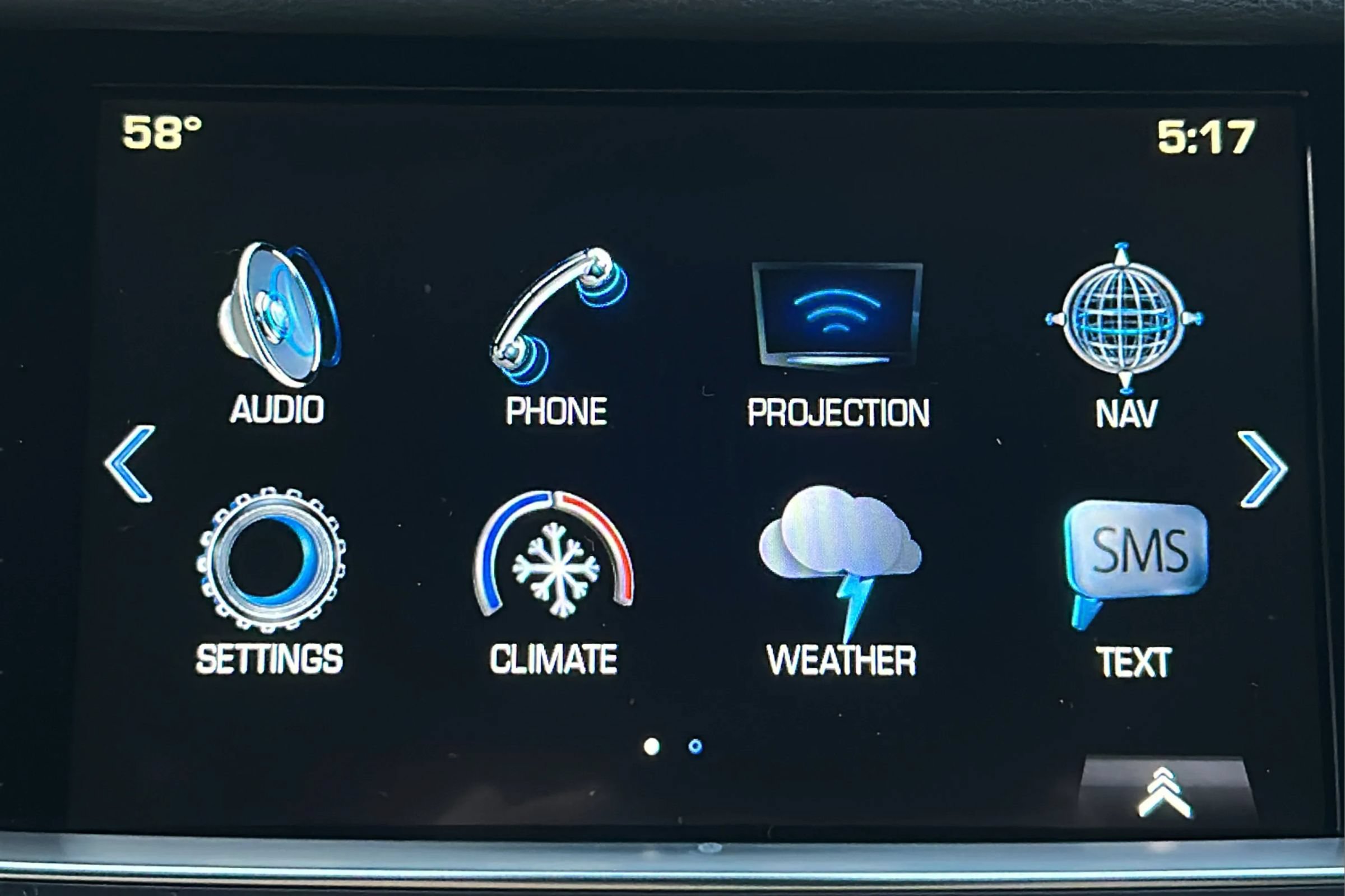 Used 2018 Cadillac XT5 Luxury w/ Driver Awareness Package AWD/4WD image 17