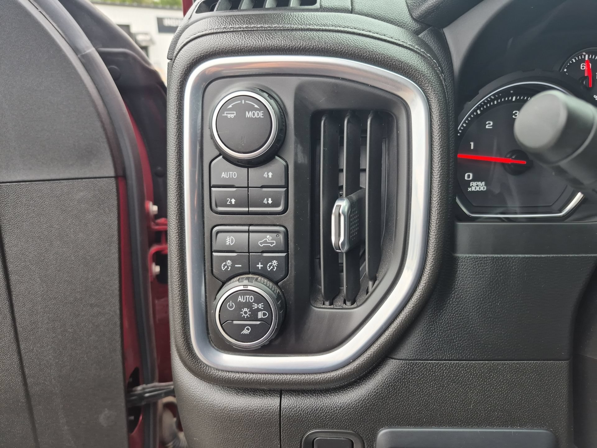 Used 2022 Chevrolet Silverado 3500 LT w/ Convenience Package AWD/4WD image 18