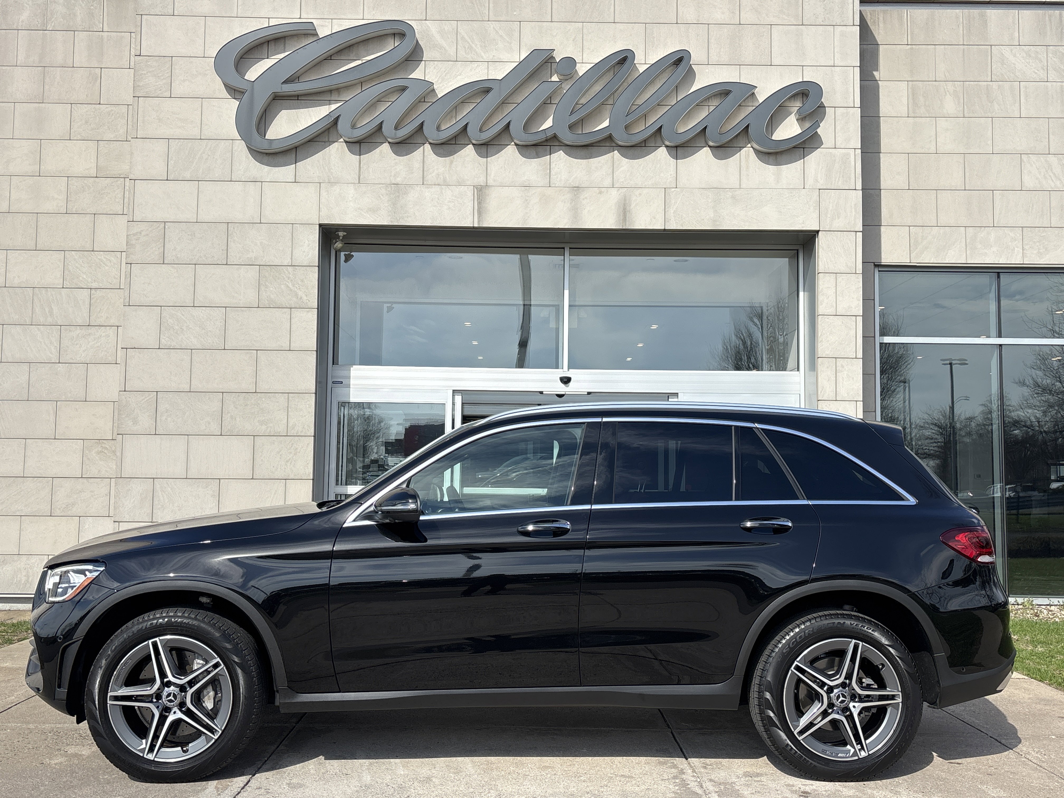 Used 2022 Mercedes-Benz GLC 300 4MATIC image 10