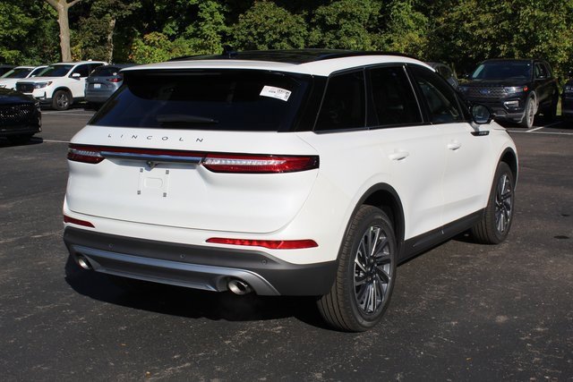 New 2026 Lincoln Corsair Reserve image 3