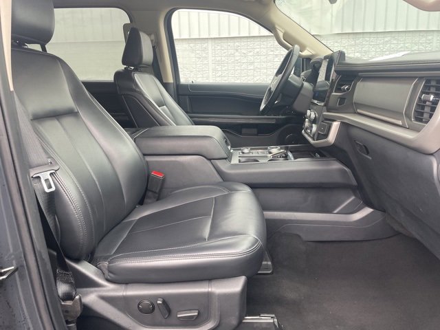 Used 2024 Ford Expedition XLT image 17