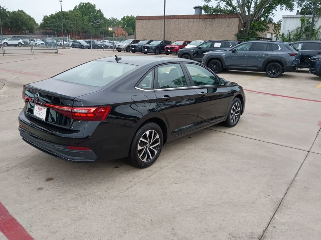 Used 2025 Volkswagen Jetta S image 9