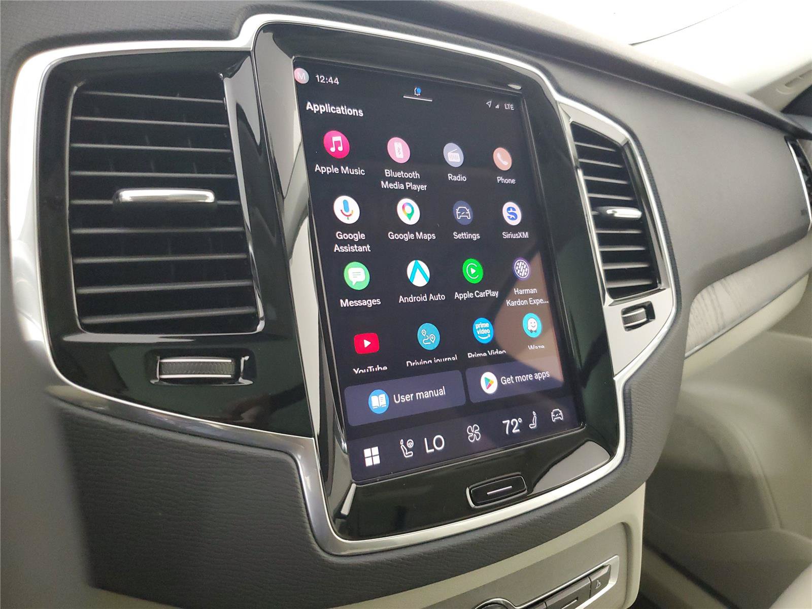 Certified 2025 Volvo XC90 T8 Plus w/ Protection Package Premier AWD/4WD image 28