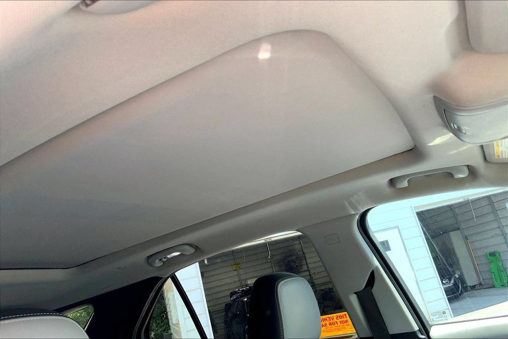 Used 2018 Chevrolet Equinox Premier FWD image 19