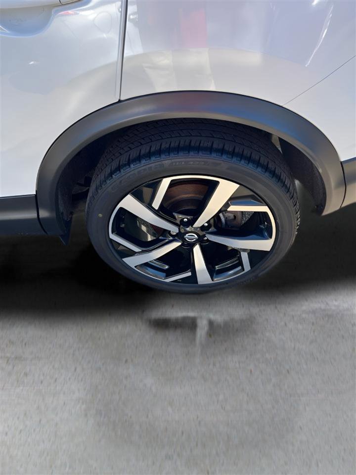 Used 2022 Nissan Rogue Sport SL w/ Premium Package image 11