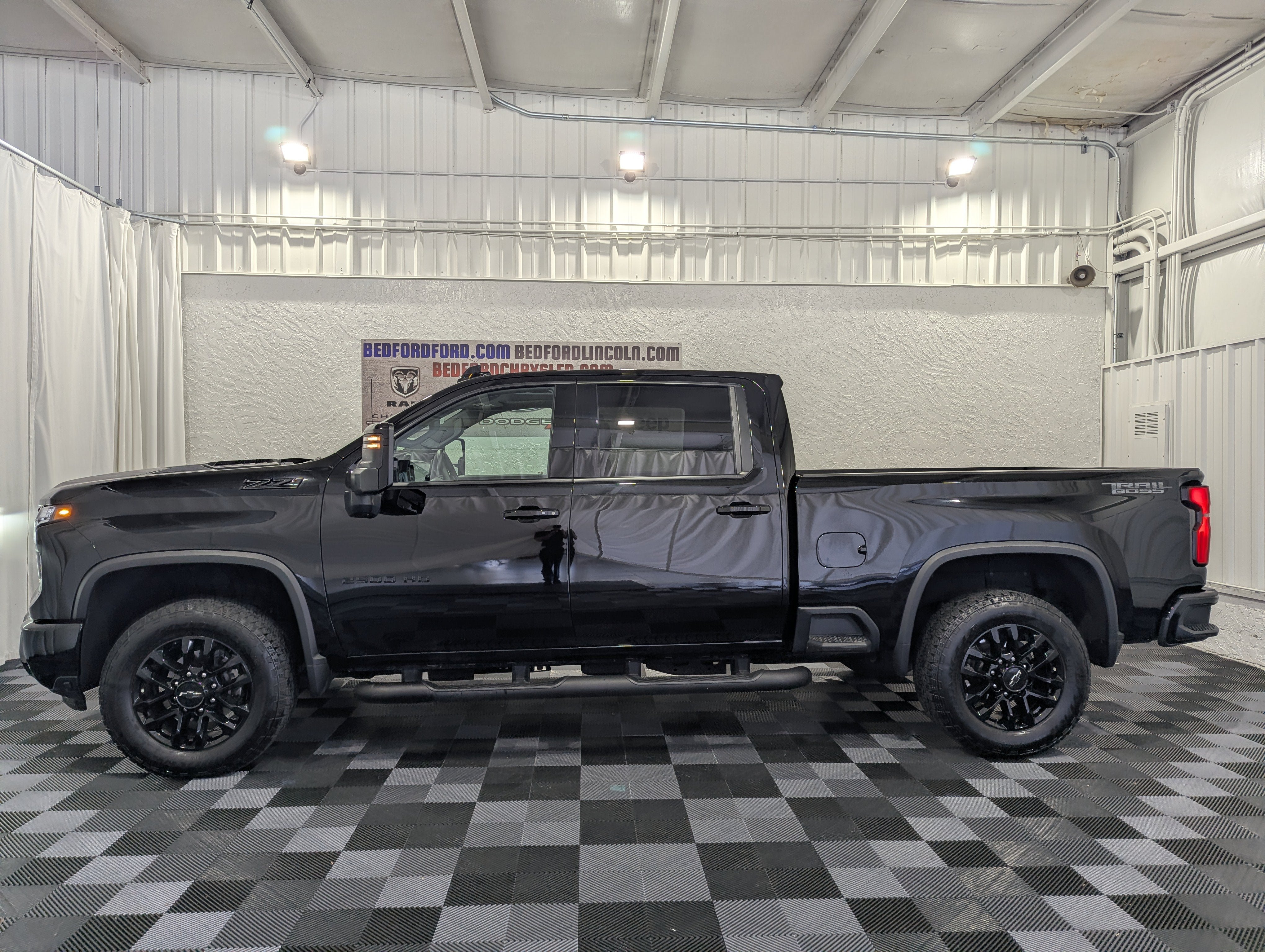Used 2025 Chevrolet Silverado 2500 LTZ w/ LTZ Plus Package AWD/4WD image 2