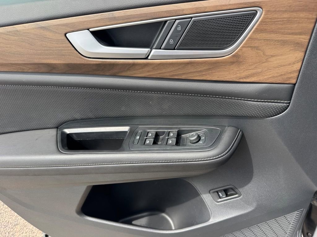 Used 2025 Volkswagen Atlas SE image 21