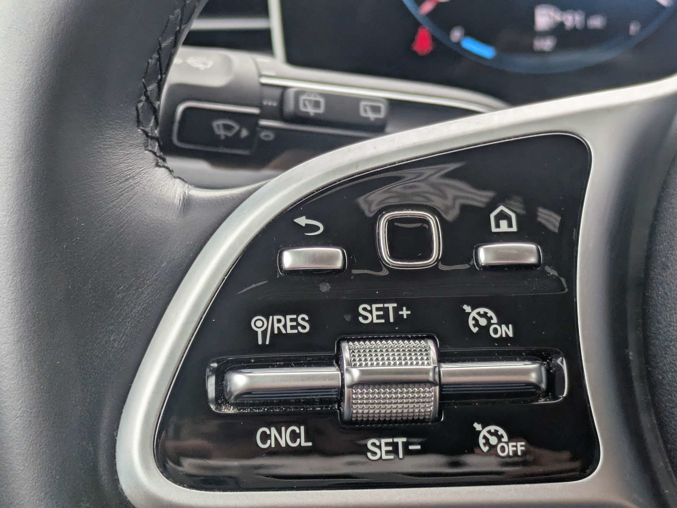 Used 2021 Mercedes-Benz GLE 350 4MATIC image 24