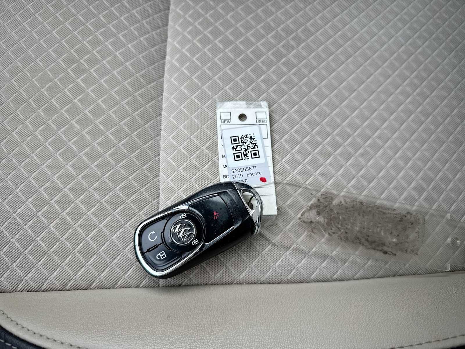 Used 2019 Buick Encore Sport Touring image 32