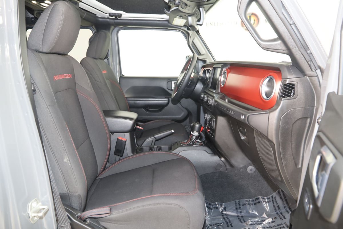 Used 2023 Jeep Wrangler Unlimited Rubicon AWD/4WD image 12