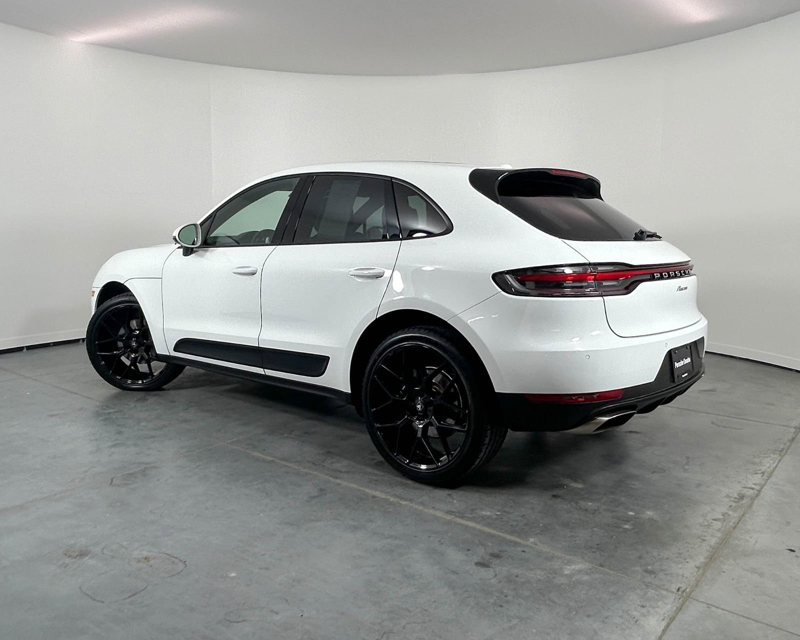 Used 2021 Porsche Macan image 3