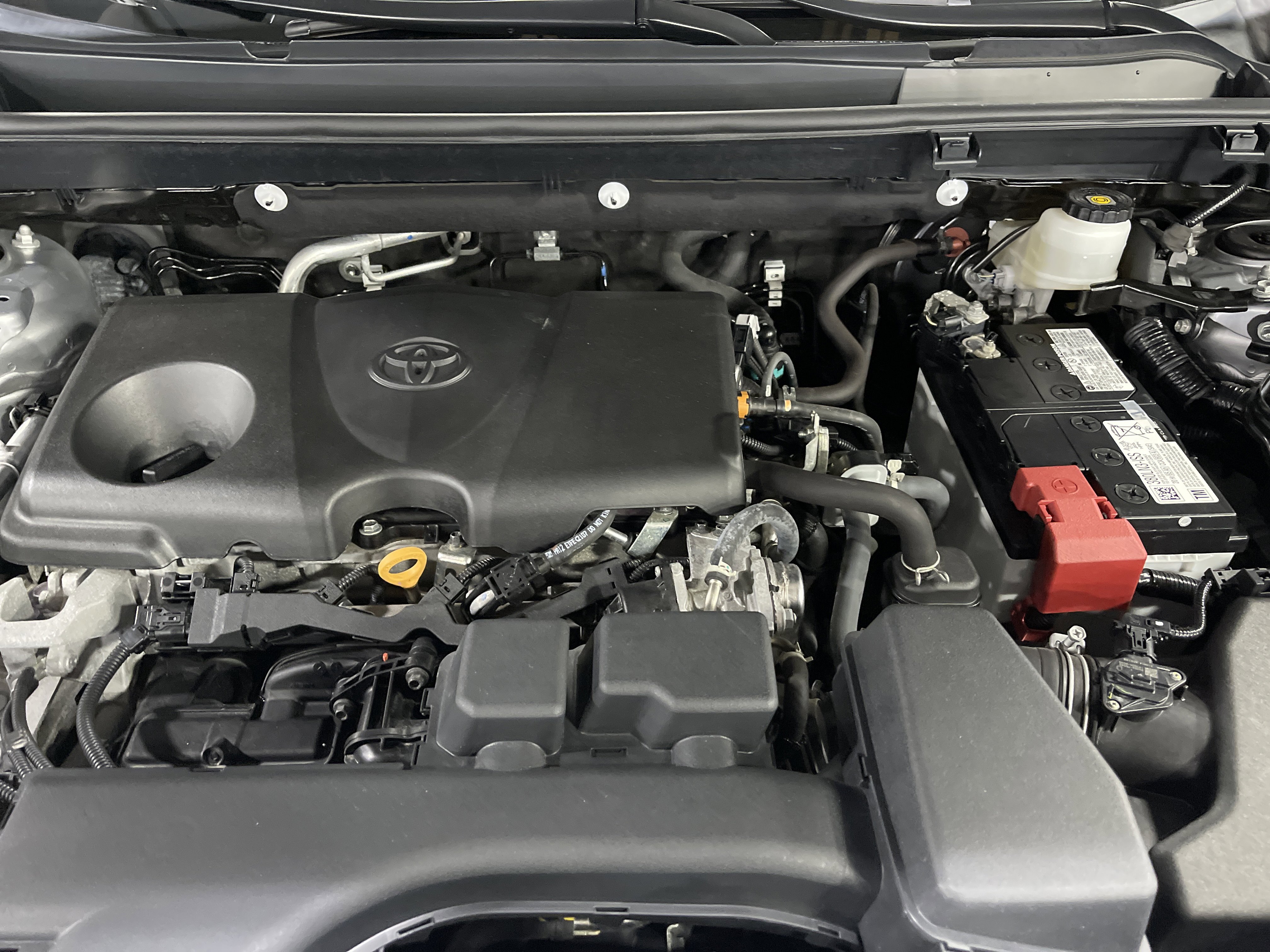 Used 2022 Toyota RAV4 XLE w/ Carpet Mat Package (TMS) image 14