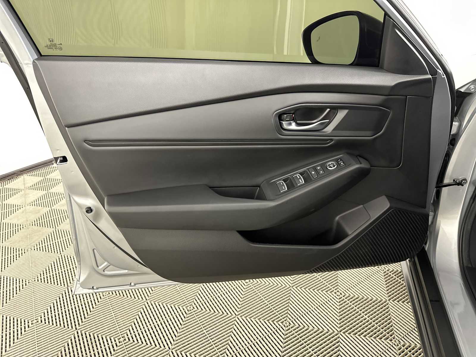 Used 2025 Honda Accord SE image 15