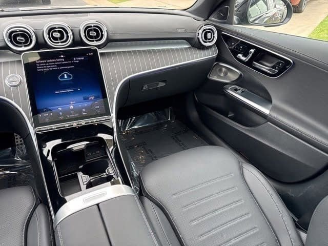 Used 2025 Mercedes-Benz C 300 4MATIC Sedan image 15