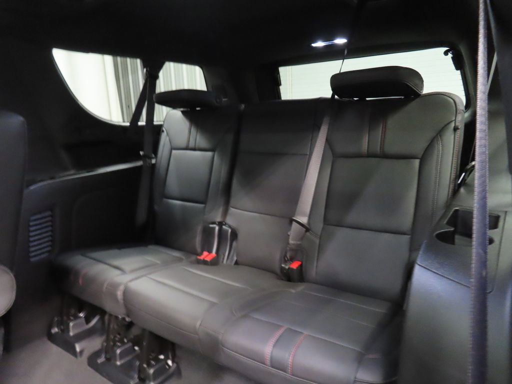 Used 2025 Chevrolet Suburban RST w/ RST Capability Package AWD/4WD image 19