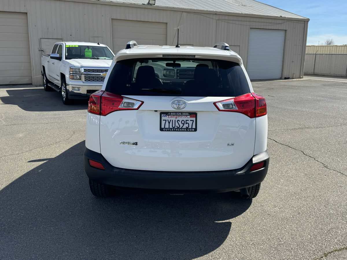 Used 2015 Toyota RAV4 LE image 8