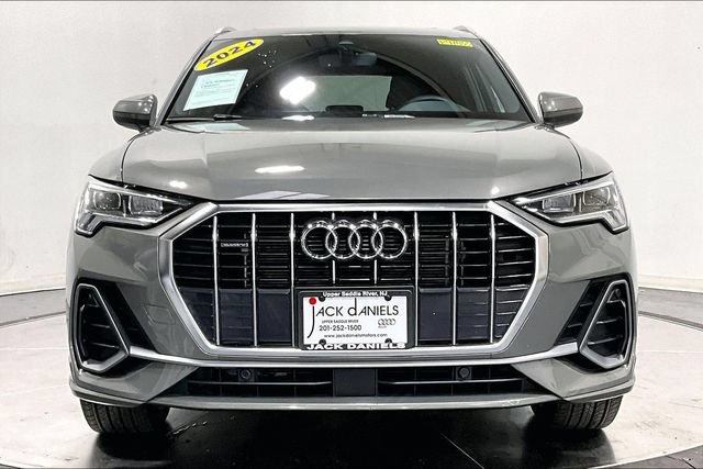 Used 2024 Audi Q3 2.0T Premium w/ Convenience Package AWD/4WD image 2