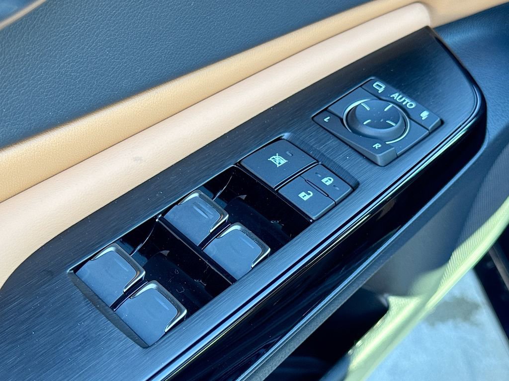 New 2025 Lexus ES 350 Ultra Luxury image 14