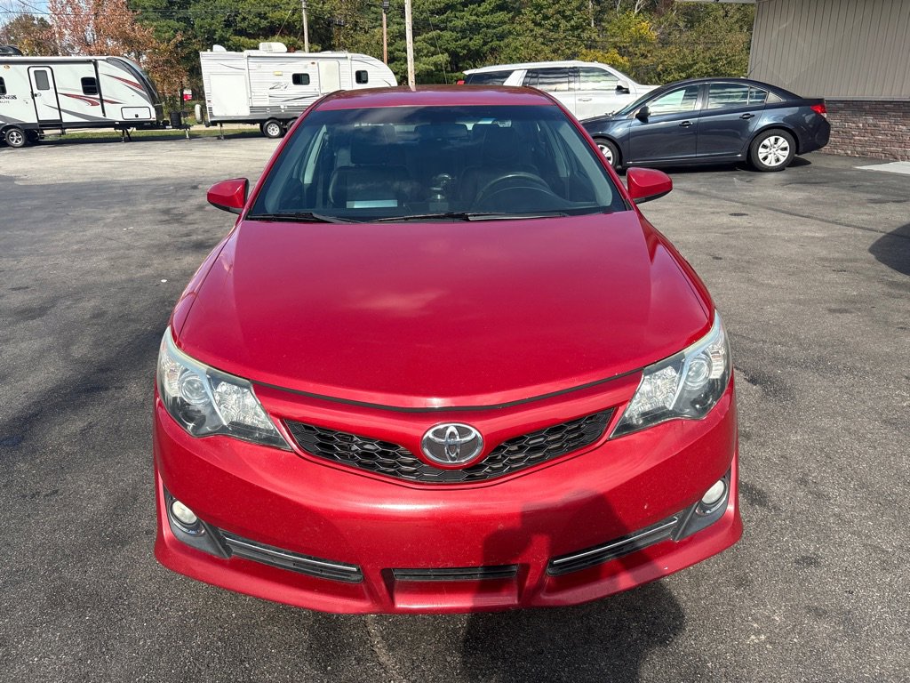Used 2013 Toyota Camry SE image 2