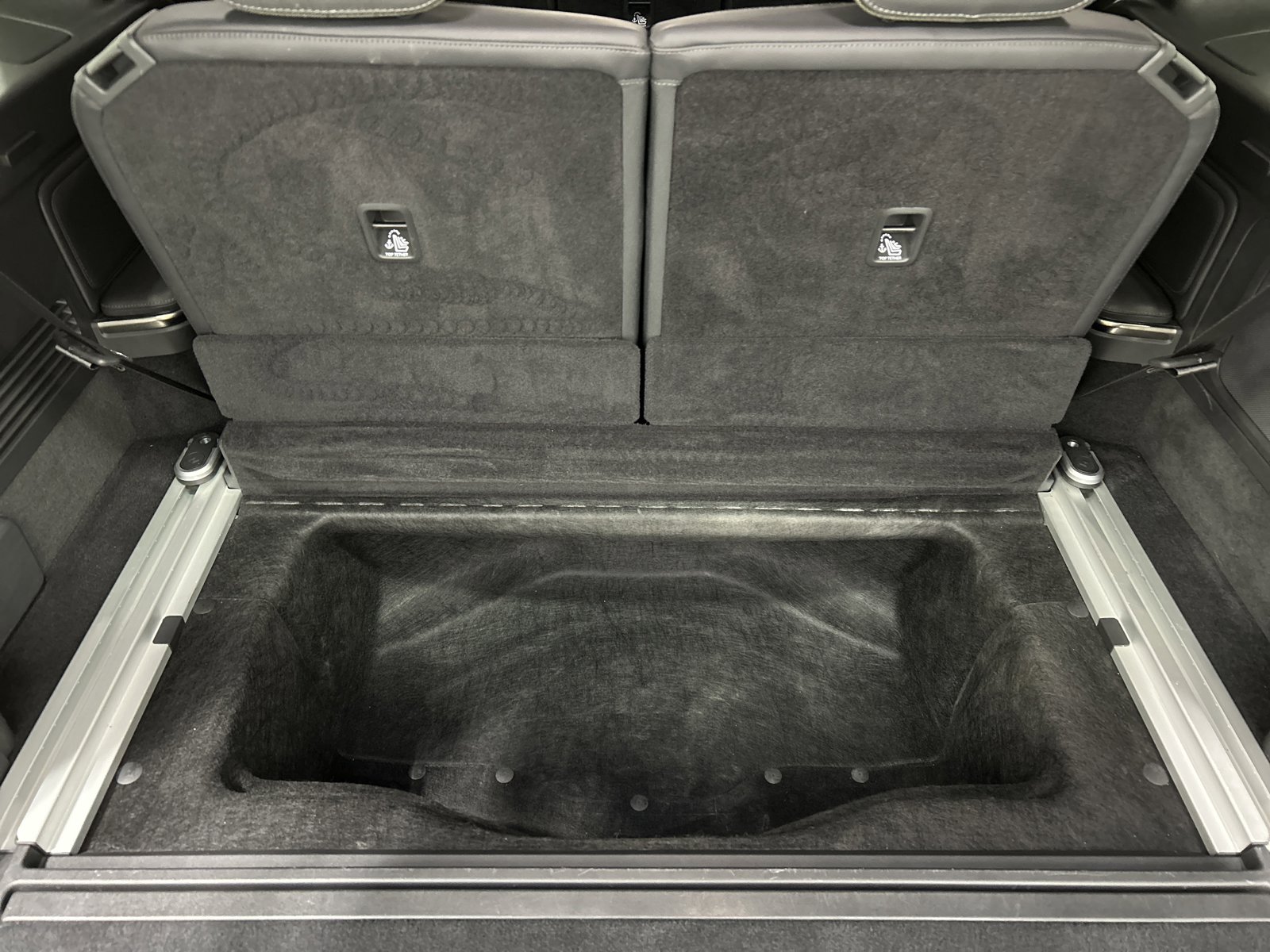 Used 2023 Rivian R1S Adventure image 26