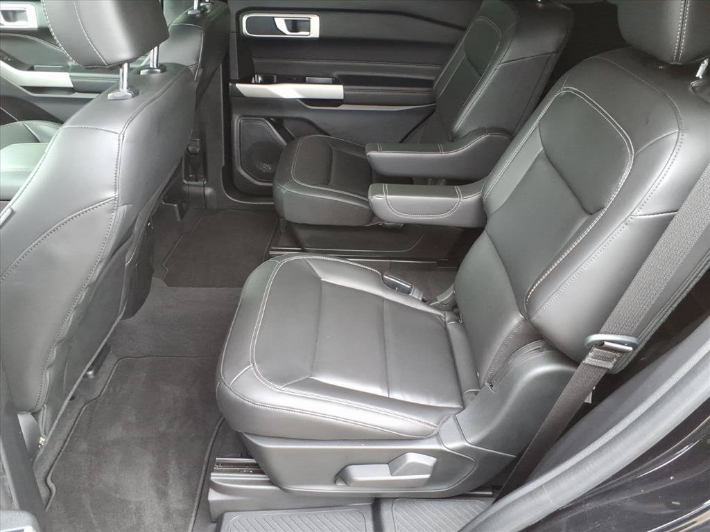 Used 2022 Ford Explorer XLT w/ Equipment Group 202A AWD/4WD image 13