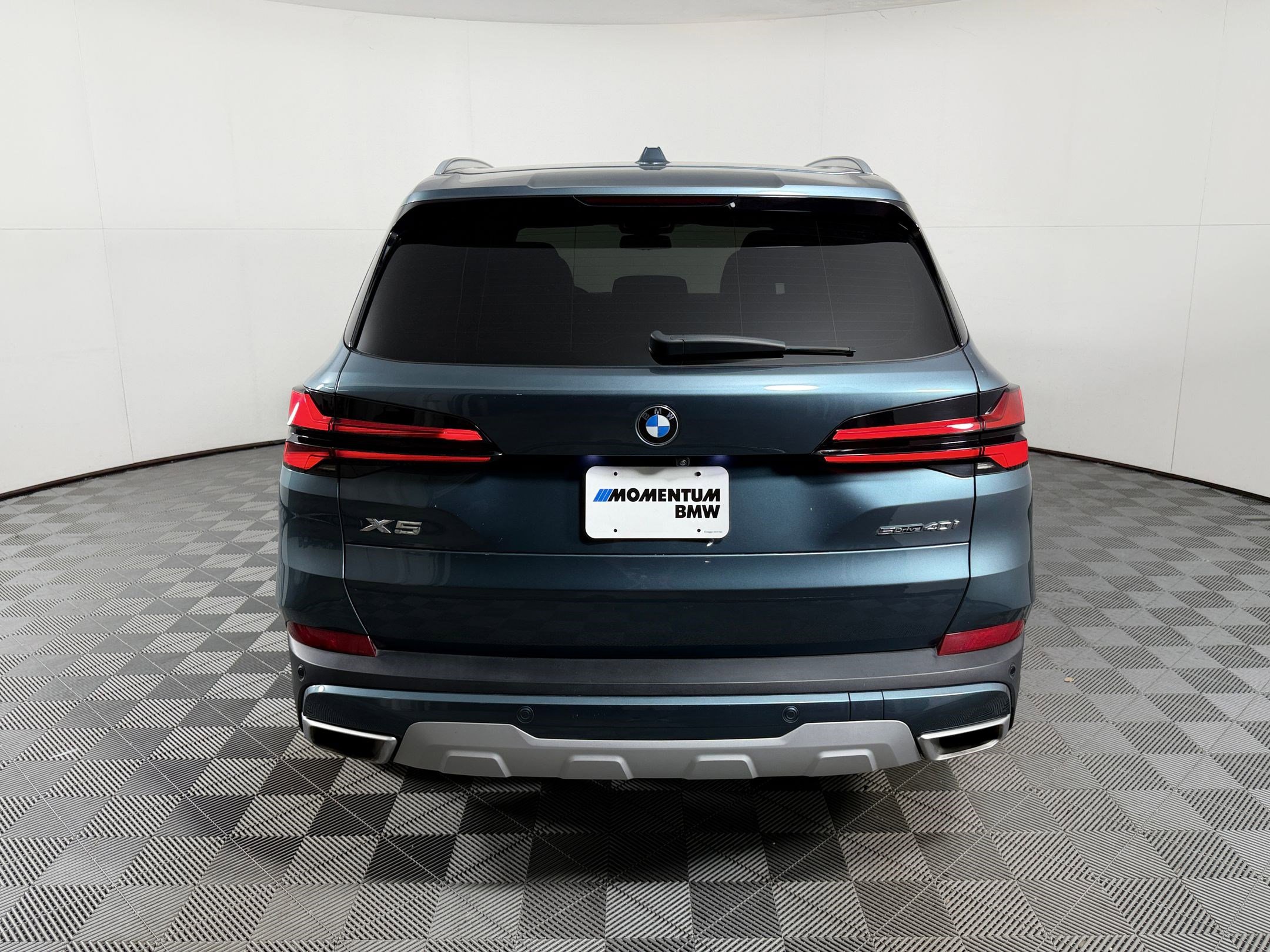 Used 2024 BMW X5 sDrive40i w/ Premium Package RWD image 10