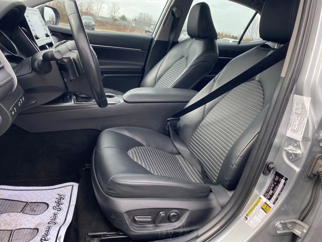 Used 2023 Toyota Camry SE image 12
