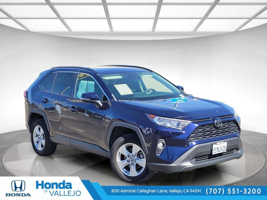 Used 2020 Toyota RAV4 XLE w/ Convenience Package image 1