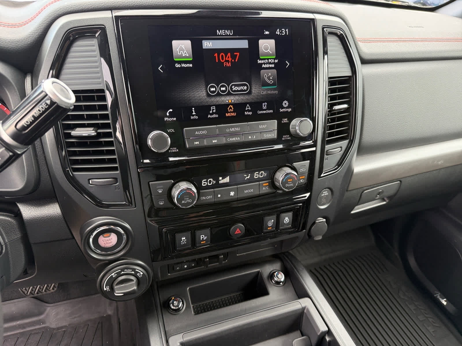 Used 2024 Nissan Titan PRO-4X w/ Pro-4x Convenience Package AWD/4WD image 18