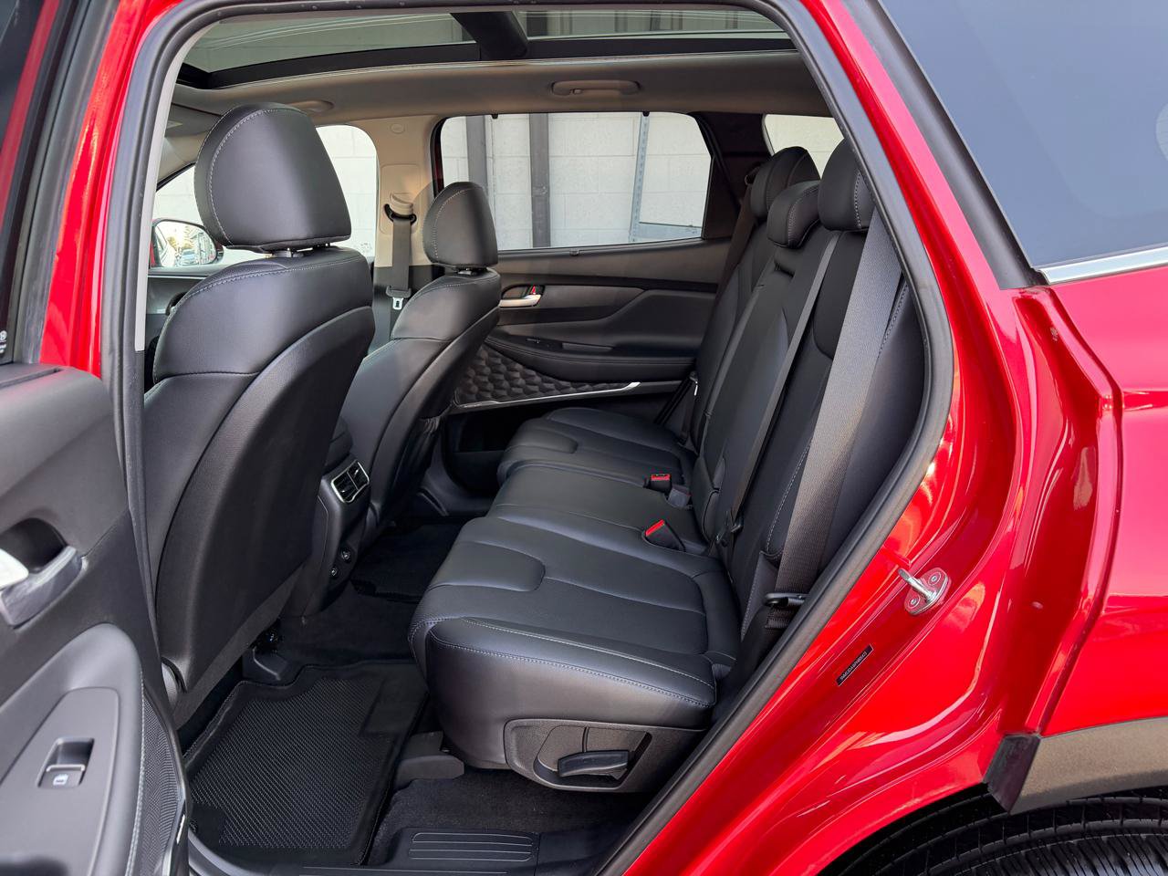 Used 2023 Hyundai Santa Fe SEL Premium w/ Cargo Package AWD/4WD image 19
