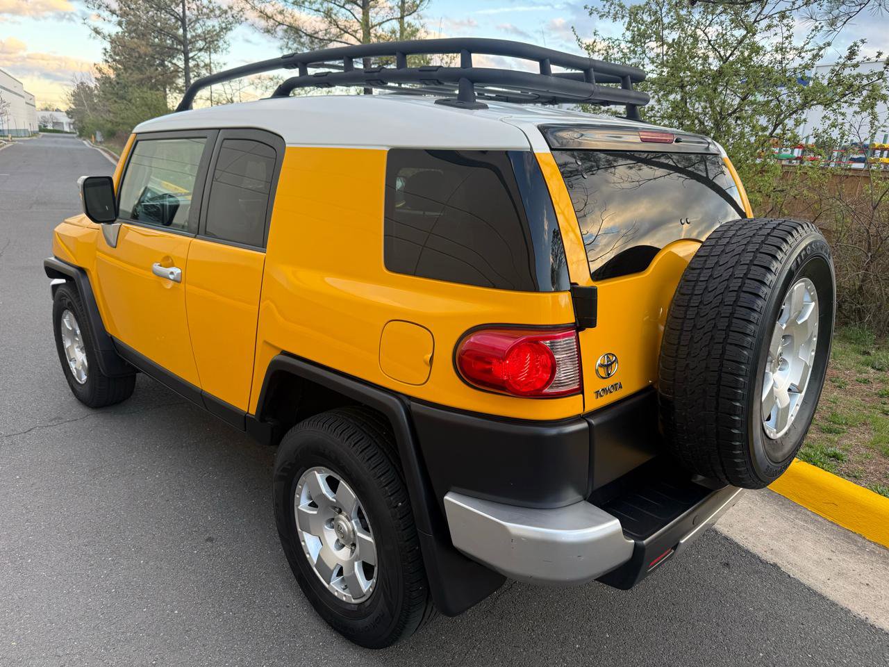 Used 2007 Toyota FJ Cruiser 4WD image 3