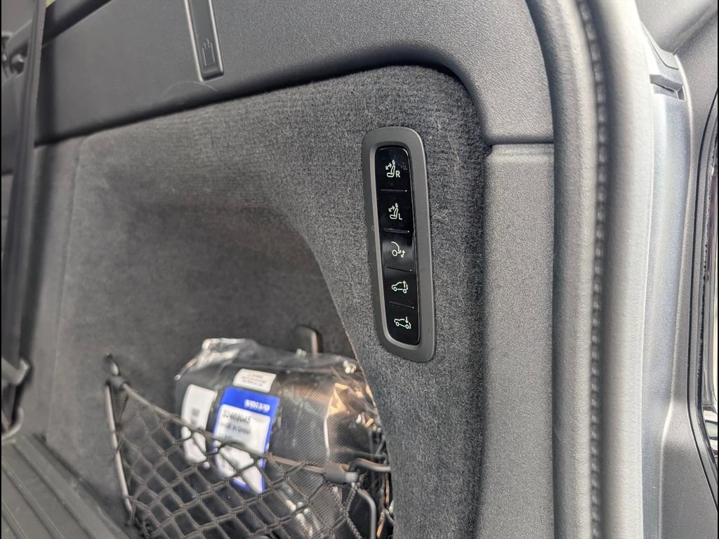 Certified 2025 Volvo EX90 Ultra AWD/4WD image 10