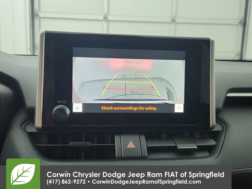 Used 2025 Toyota RAV4 XLE AWD/4WD image 24