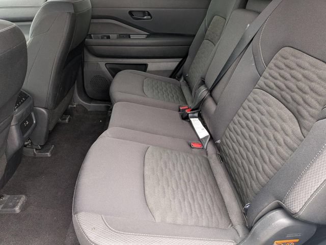 Used 2025 Nissan Pathfinder SV FWD image 23