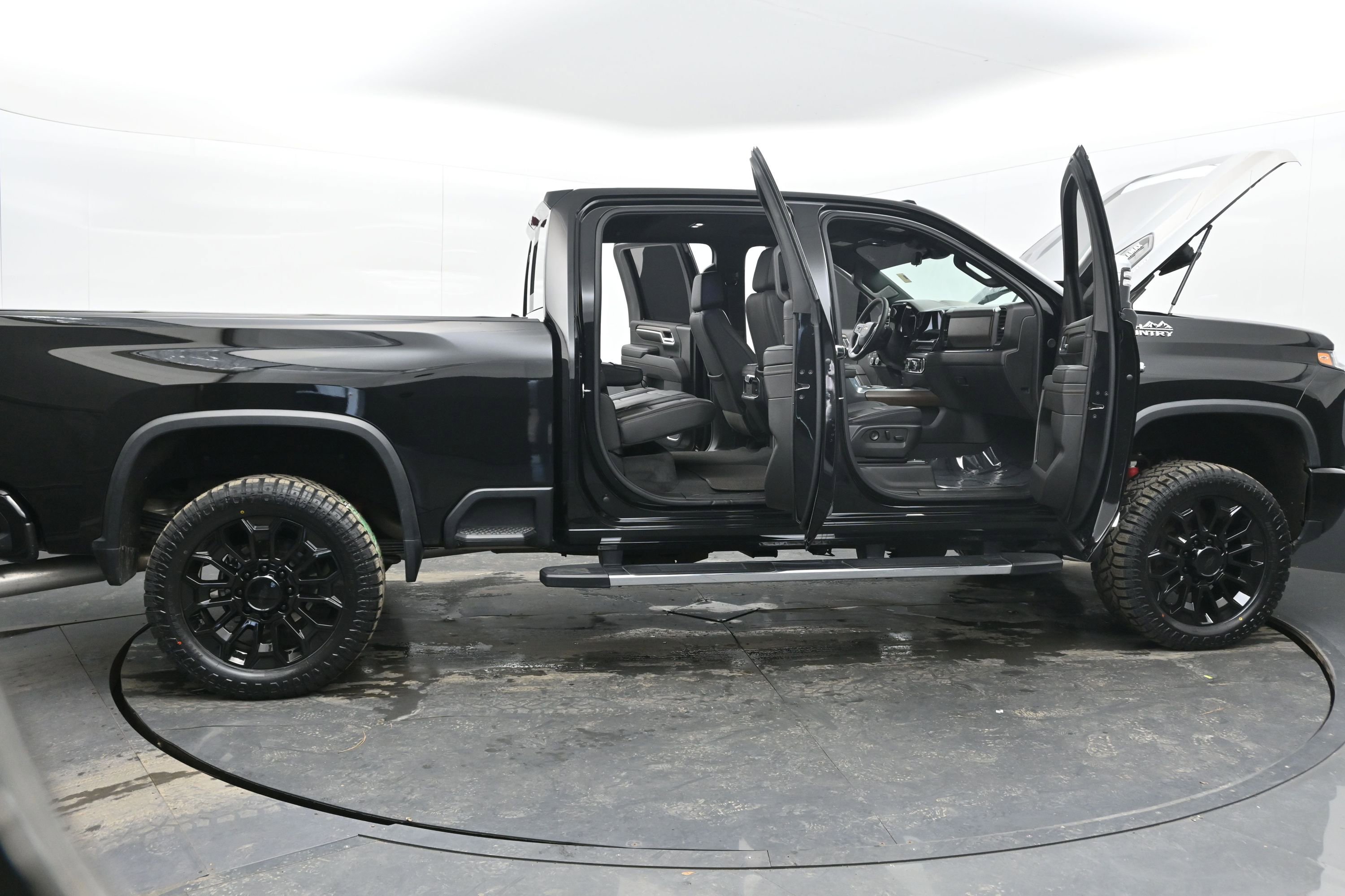 Used 2024 Chevrolet Silverado 2500 High Country w/ Technology Package image 42